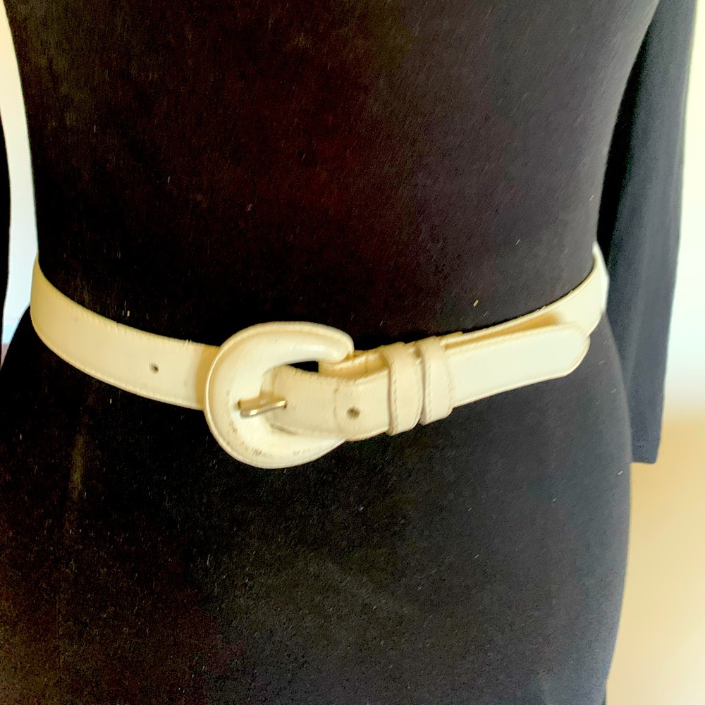 Elegant Cream genuine leather in very good condition so ze medium